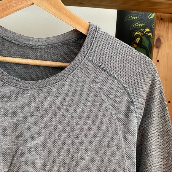 Lululemon Gray Metal Vent Tech Short Sleeve Shirt M - Picture 9 of 15